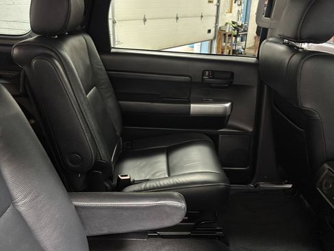 Used 2019 Toyota Sequoia TRD Sport w/ TRD Sport Premium Package AWD/4WD image 17