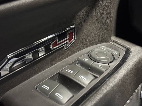 Used 2022 GMC Sierra 1500 AT4 w/ AT4 Preferred Package AWD/4WD image 32