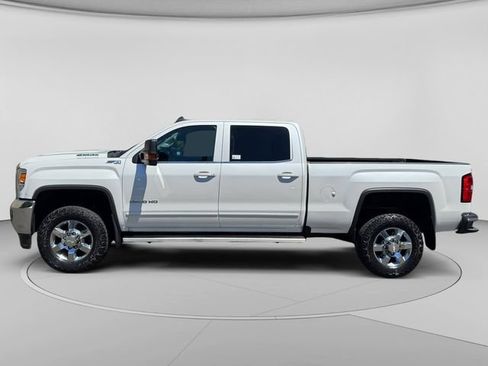 Used 2018 GMC Sierra 3500 SLE w/ SLE Preferred Package AWD/4WD image 2
