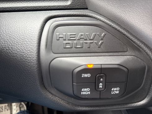 New 2026 RAM 2500 Big Horn AWD/4WD image 34