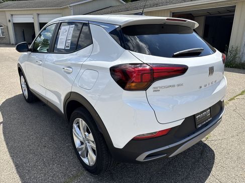 Used 2024 Buick Encore GX Preferred w/ Comfort Package AWD/4WD image 5