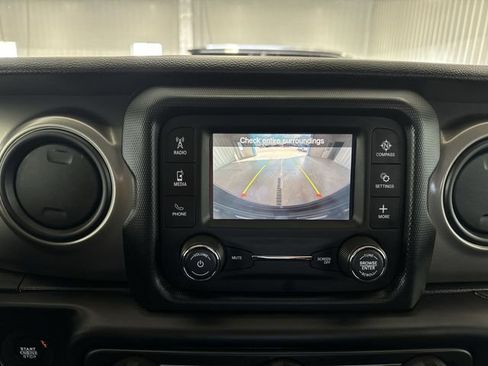 Used 2021 Jeep Wrangler Sport AWD/4WD image 16