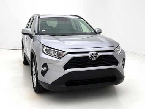 Used 2019 Toyota RAV4 XLE Premium w/ Cold Weather Package AWD/4WD image 3