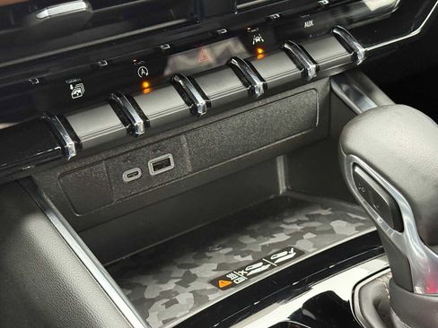 Used 2023 GMC Canyon AT4 w/ AT4 Premium Package image 34