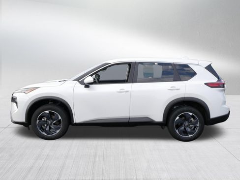 Used 2024 Nissan Rogue SV AWD/4WD image 4