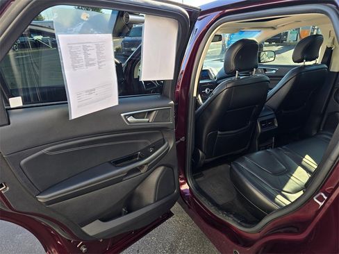 Used 2019 Ford Edge Titanium w/ Cold Weather Package image 9