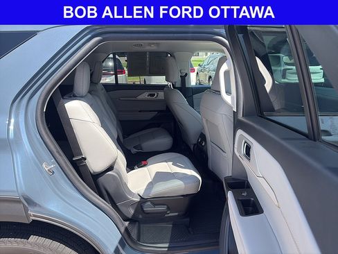 Used 2025 Ford Explorer Active w/ Active Comfort Package AWD/4WD image 14