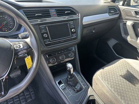 Used 2018 Volkswagen Tiguan S image 22