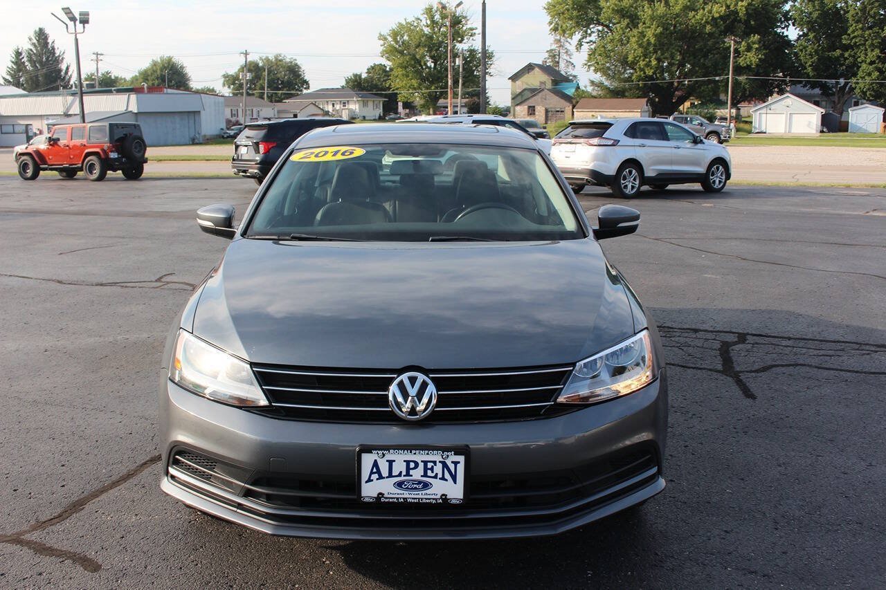 Used 2016 Volkswagen Jetta SE FWD image 5