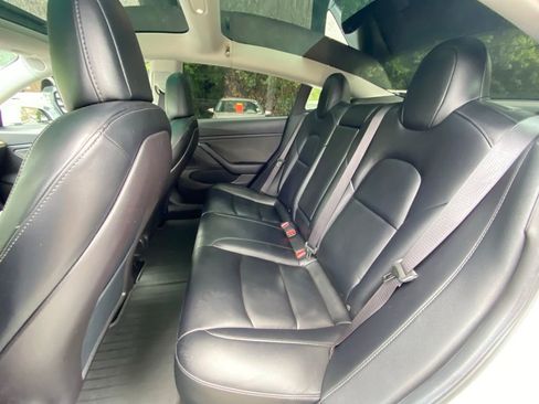 Used 2019 Tesla Model 3 Standard Range RWD image 29
