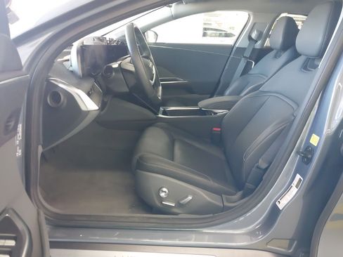 Used 2025 Lucid Air Touring AWD/4WD image 4