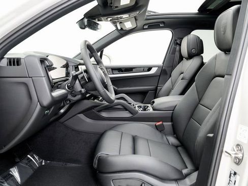 New 2026 Porsche Cayenne image 6