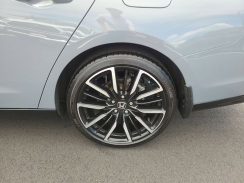 Used 2023 Honda Accord Touring image 11