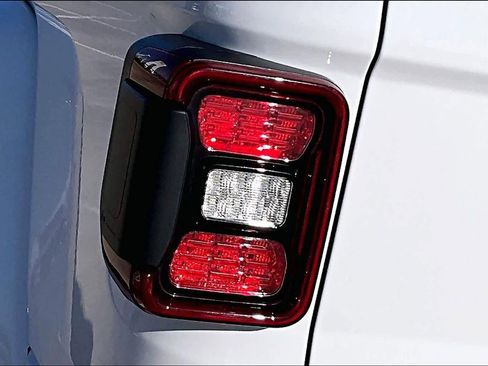 Certified 2023 Jeep Gladiator Overland image 53