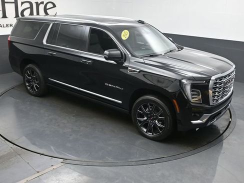 Used 2025 GMC Yukon XL Denali w/ Denali Reserve Package AWD/4WD image 50