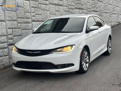 Used 2015 Chrysler 200 S image 1