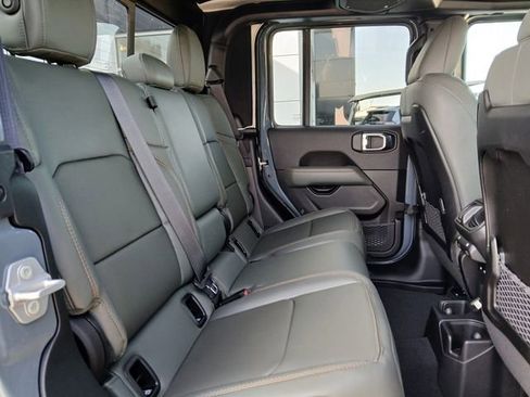 New 2026 Jeep Gladiator Mojave AWD/4WD image 16