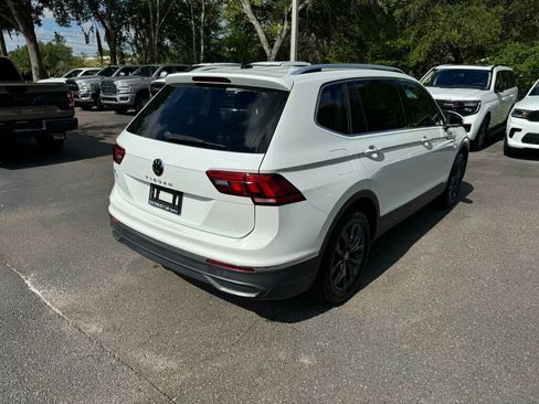 Used 2022 Volkswagen Tiguan SE FWD image 11