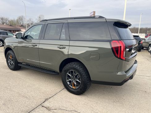 Used 2025 Ford Expedition Tremor image 9