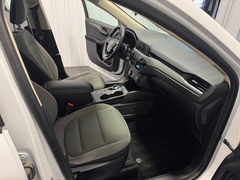 Used 2020 Ford Escape S image 17