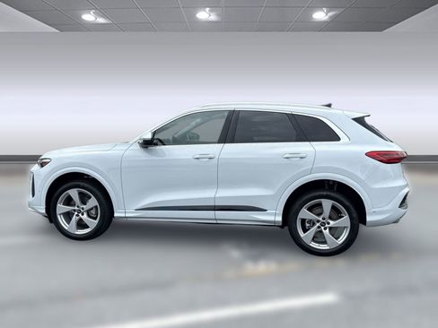 Used 2025 Audi Q5 Premium Plus AWD/4WD image 2