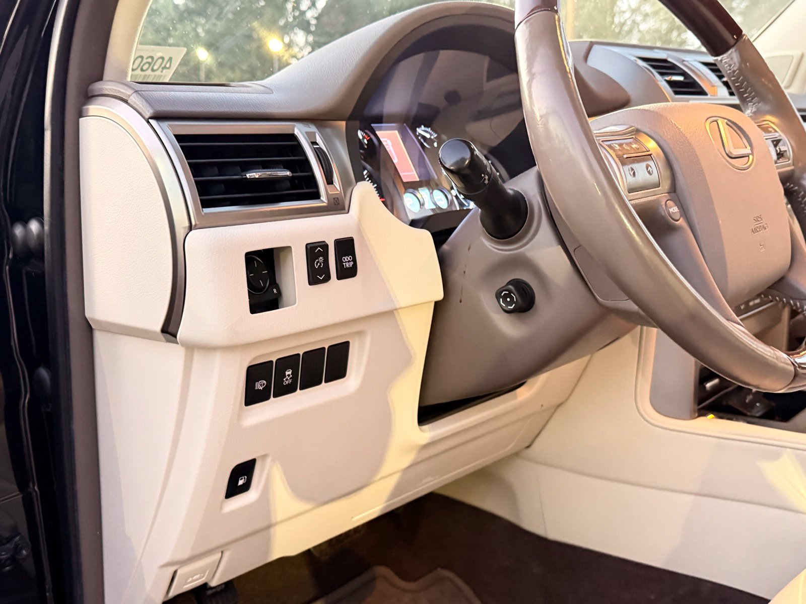 Used 2019 Lexus GX 460 Premium AWD/4WD image 18