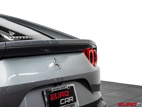 Used 2020 Ferrari 812 Superfast RWD image 25