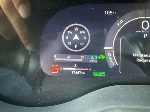 Used 2025 Toyota Sienna Platinum AWD/4WD image 10