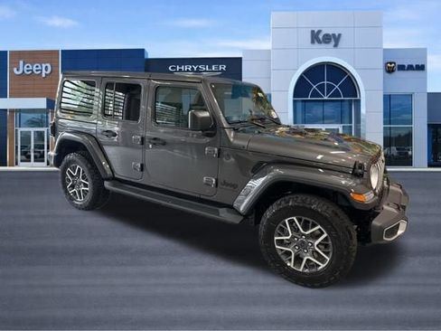 New 2025 Jeep Wrangler Unlimited Sahara AWD/4WD image 12