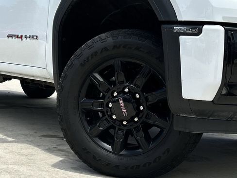 Used 2025 GMC Sierra 2500 AT4 AWD/4WD image 10