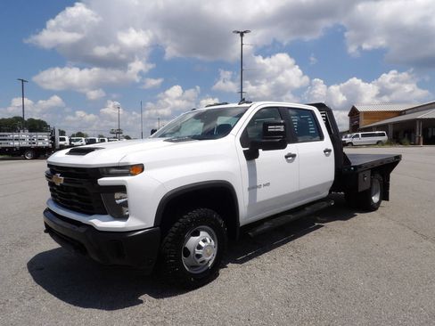 Used 2024 Chevrolet Silverado 3500 W/T w/ Snow Plow Prep Package AWD/4WD image 3