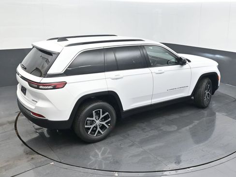 New 2025 Jeep Grand Cherokee Limited w/ Trailer Tow Package image 44