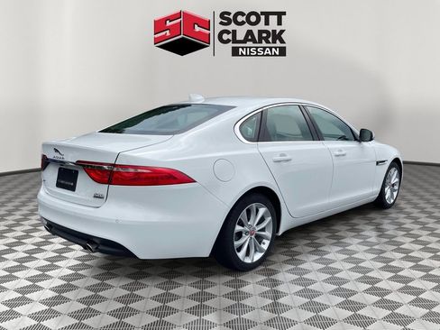 Used 2018 Jaguar XF Premium AWD/4WD image 6