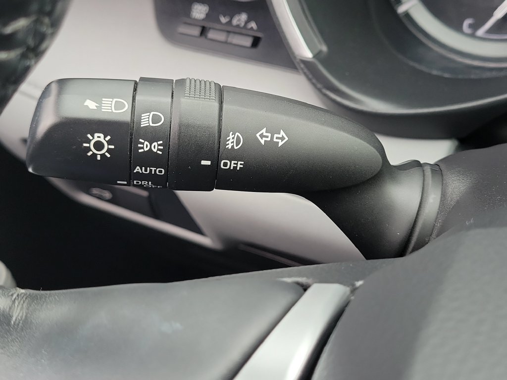 Used 2021 Toyota Highlander XLE FWD image 11