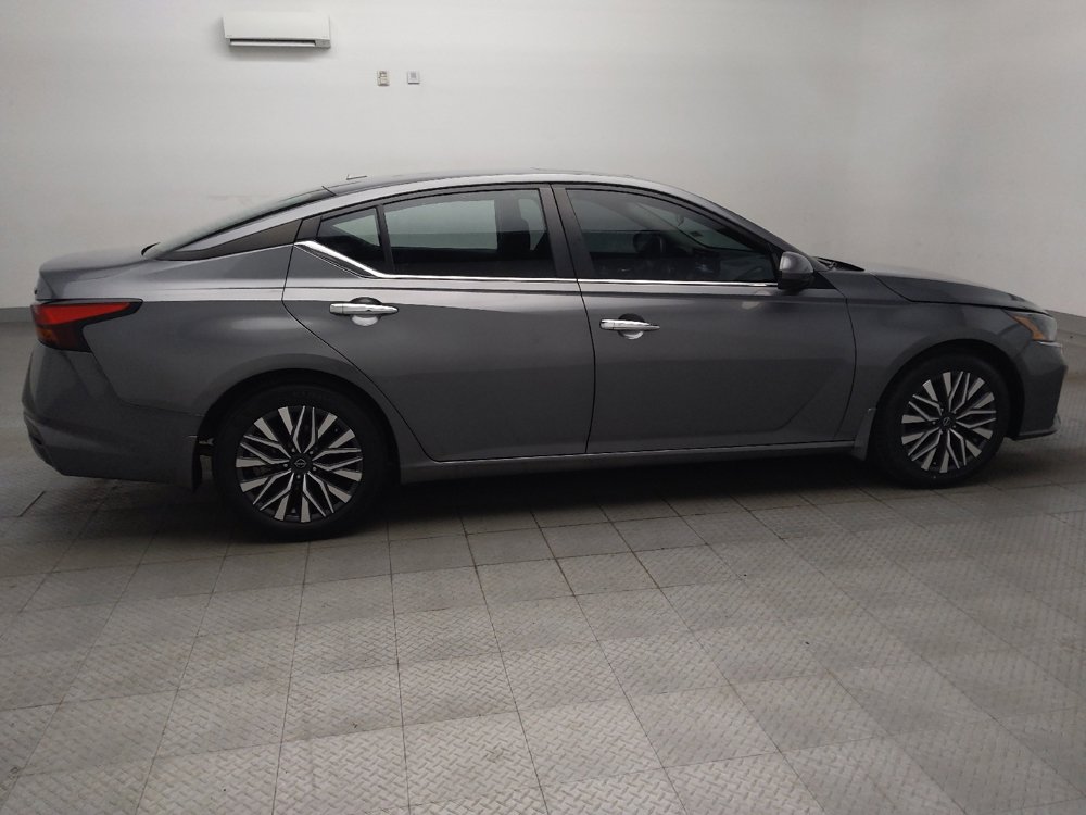 Used 2024 Nissan Altima 2.5 SV w/ SV Premium Package FWD image 10