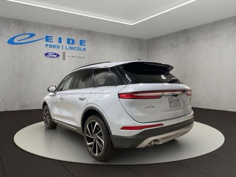 Used 2025 Lincoln Corsair Reserve image 6