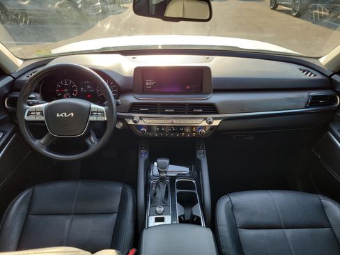 Certified 2022 Kia Telluride EX w/ EX Premium Package FWD image 17