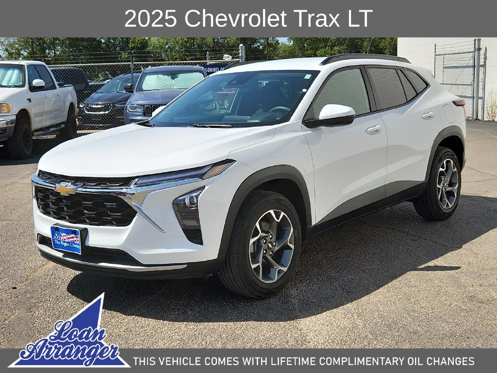 Used 2025 Chevrolet Trax LT FWD image 5
