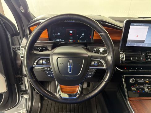 Used 2020 Lincoln Navigator Reserve w/ Luxury Package AWD/4WD image 16