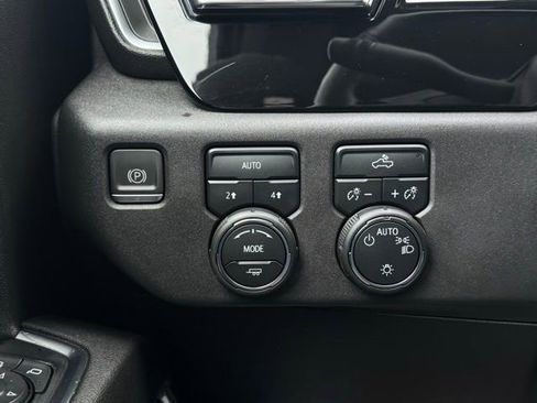 Used 2023 Chevrolet Silverado 1500 LT image 29