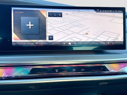 Used 2023 BMW 760i xDrive w/ Executive Package image 31