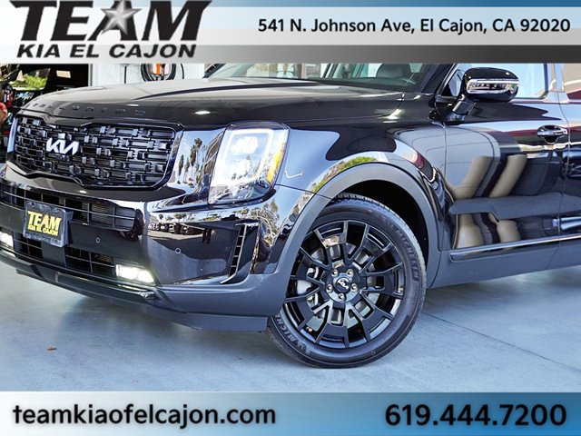 Certified 2022 Kia Telluride SX w/ SX Prestige Package AWD/4WD image 3