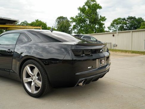 Used 2010 Chevrolet Camaro SS RWD image 21