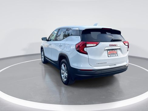 Used 2024 GMC Terrain SLE FWD image 6