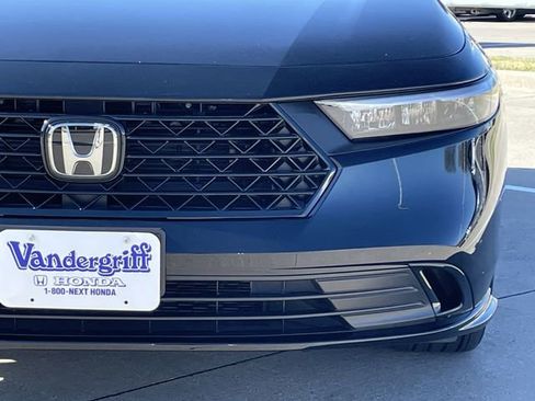 Used 2025 Honda Accord Sport image 8