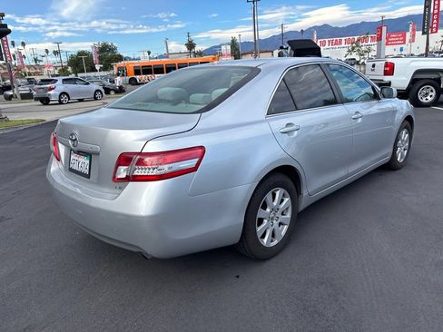 Used 2011 Toyota Camry LE FWD image 4