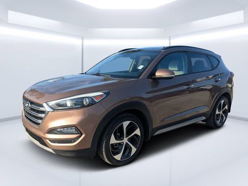 Used 2017 Hyundai Tucson Limited w/ Limited Ultimate Package 03 FWD image 7
