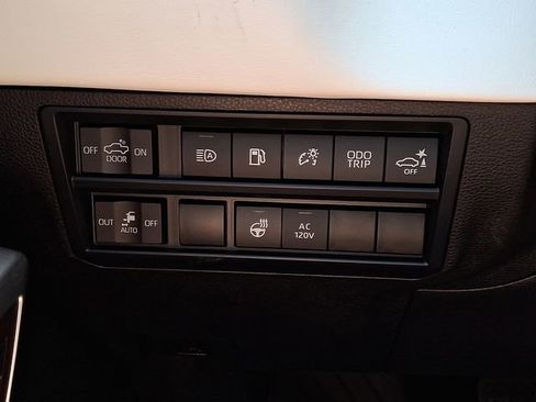 Used 2025 Toyota Tundra Capstone AWD/4WD image 21