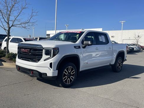 Used 2022 GMC Sierra 1500 AT4 w/ AT4 Preferred Package image 3