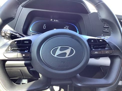 Certified 2025 Hyundai Elantra Sport image 31